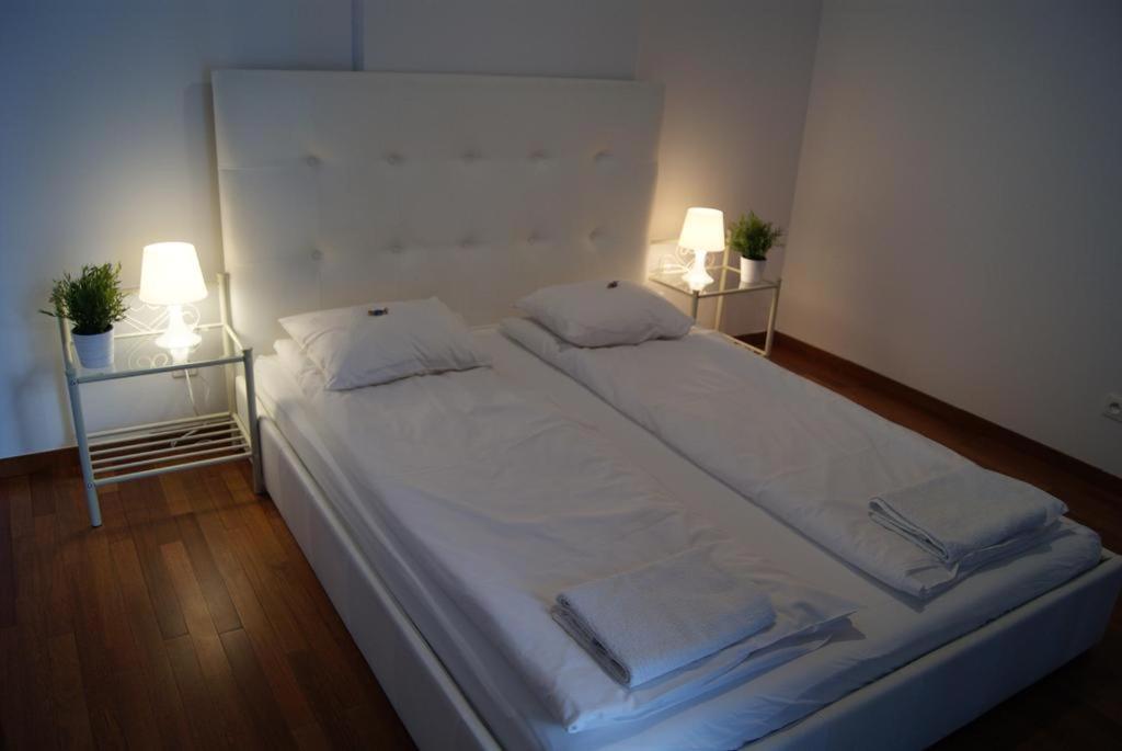 Apartamenty Triton Park Varşovia Exterior foto