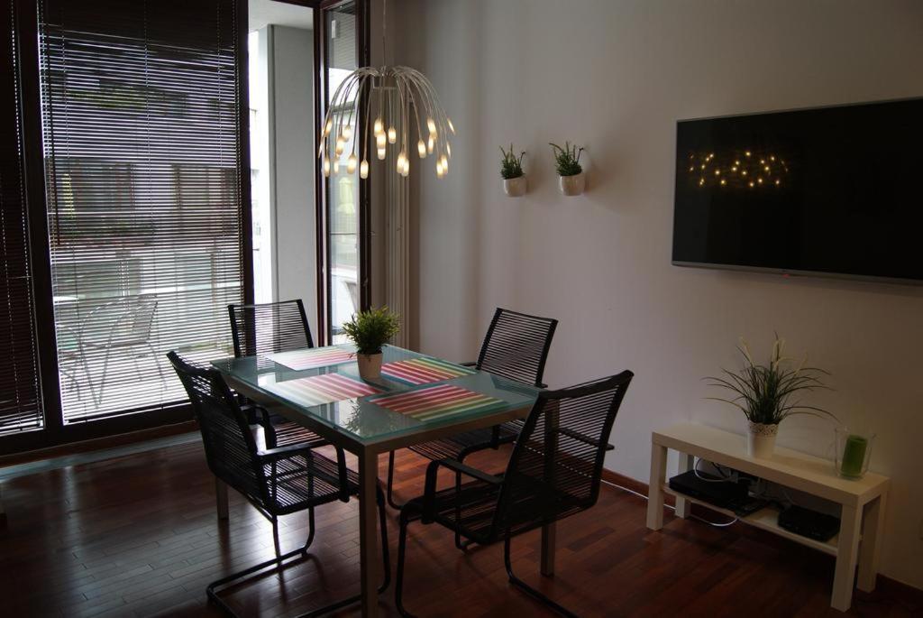 Apartamenty Triton Park Varşovia Exterior foto
